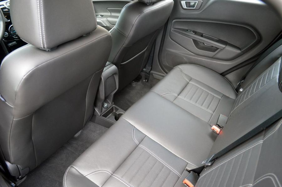  Ford Fiesta Titanium 2014 года  (фото 20 из 44)